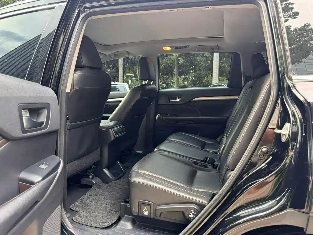 Toyota Highlander 2015