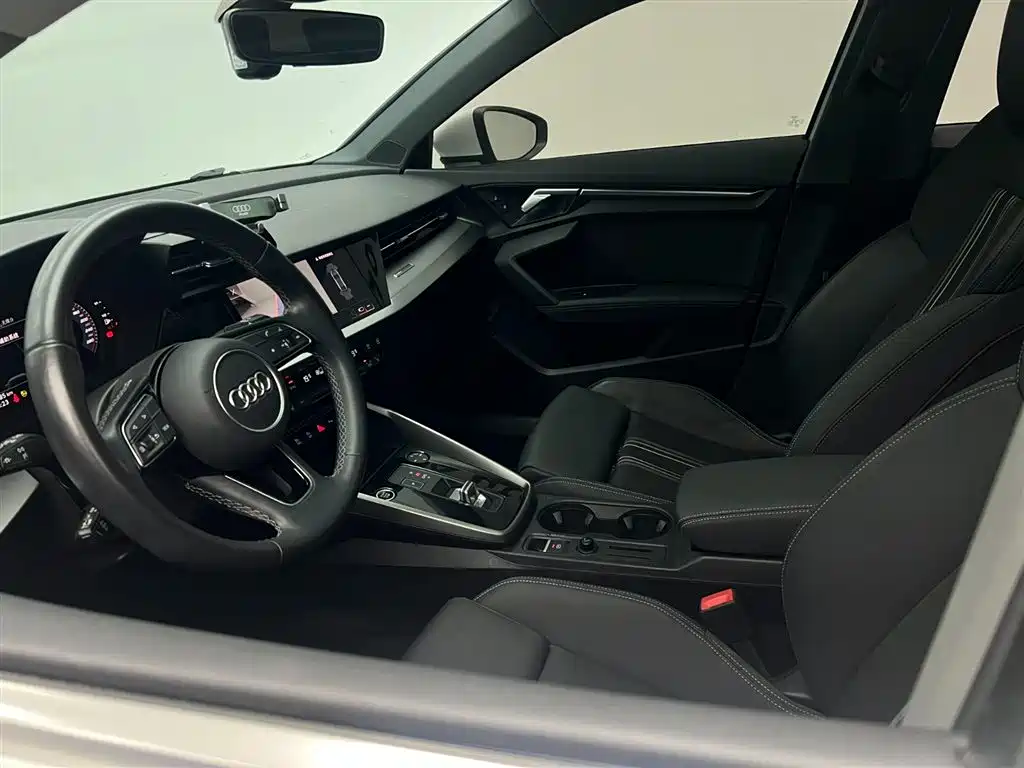 Audi A3 2023 — фото 13