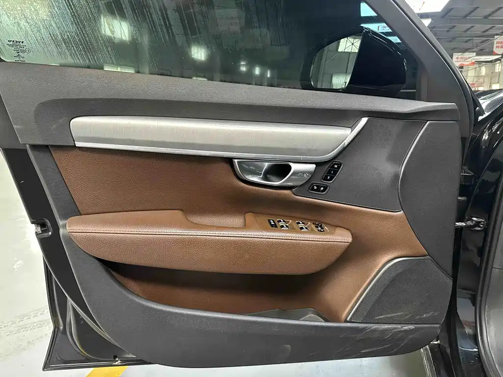 Volvo S90 2017 — фото 11