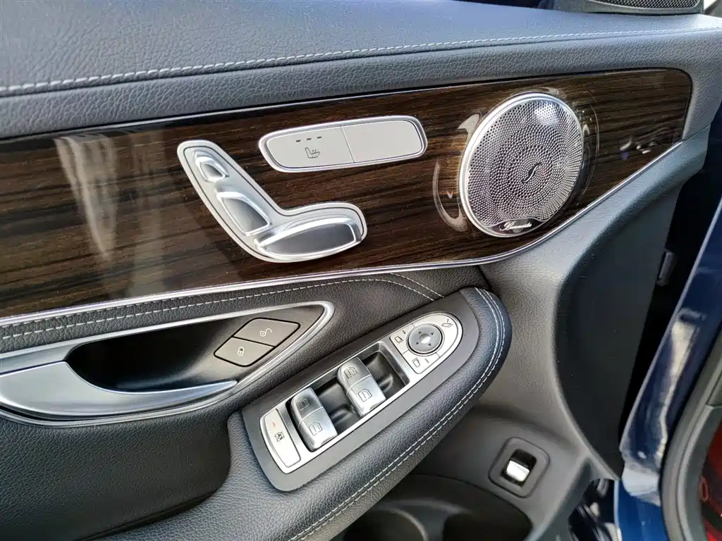 Mercedes-Benz GLC 2016 — фото 15