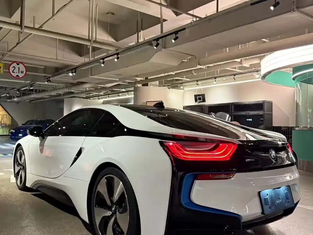 BMW i8 2018 — фото 8