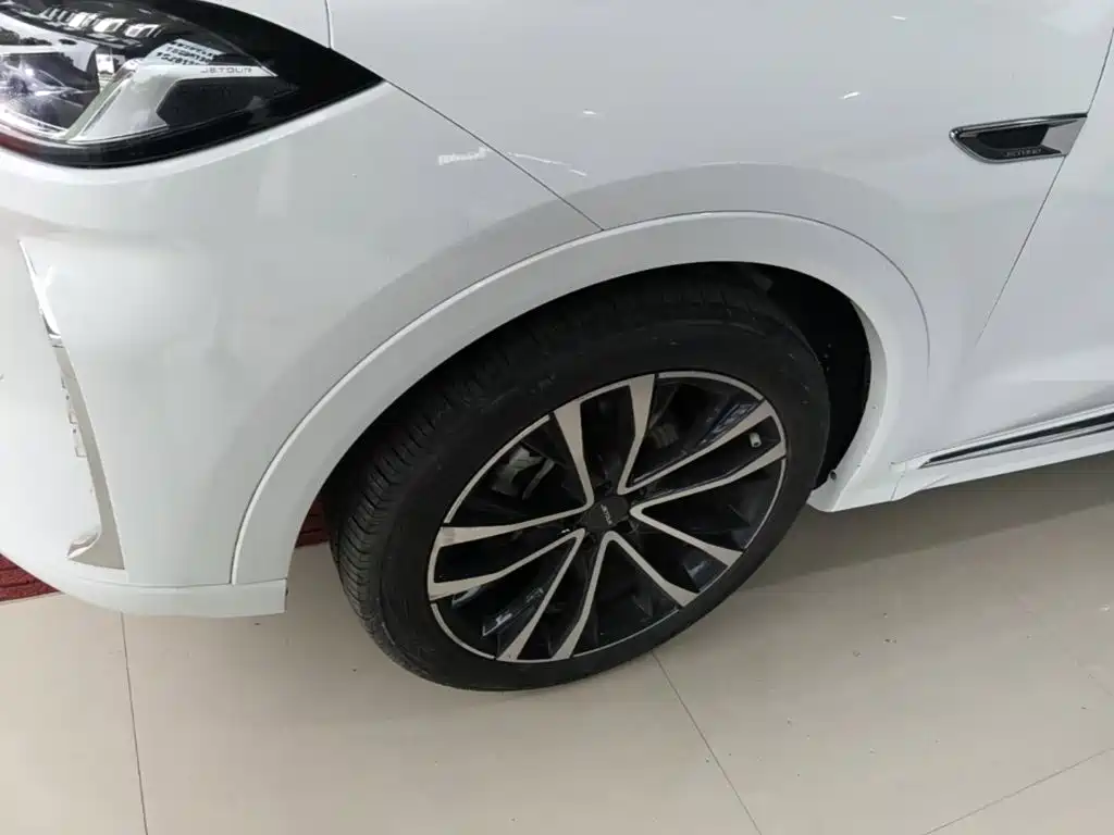 Jetour Jietu X70 PLUS 2023 — фото 23