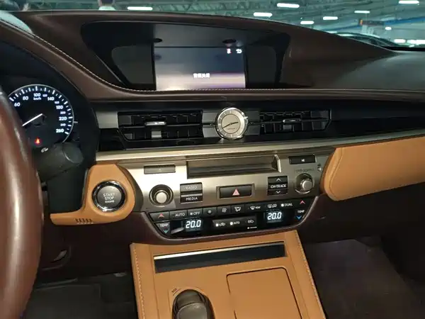 Lexus ES 2015