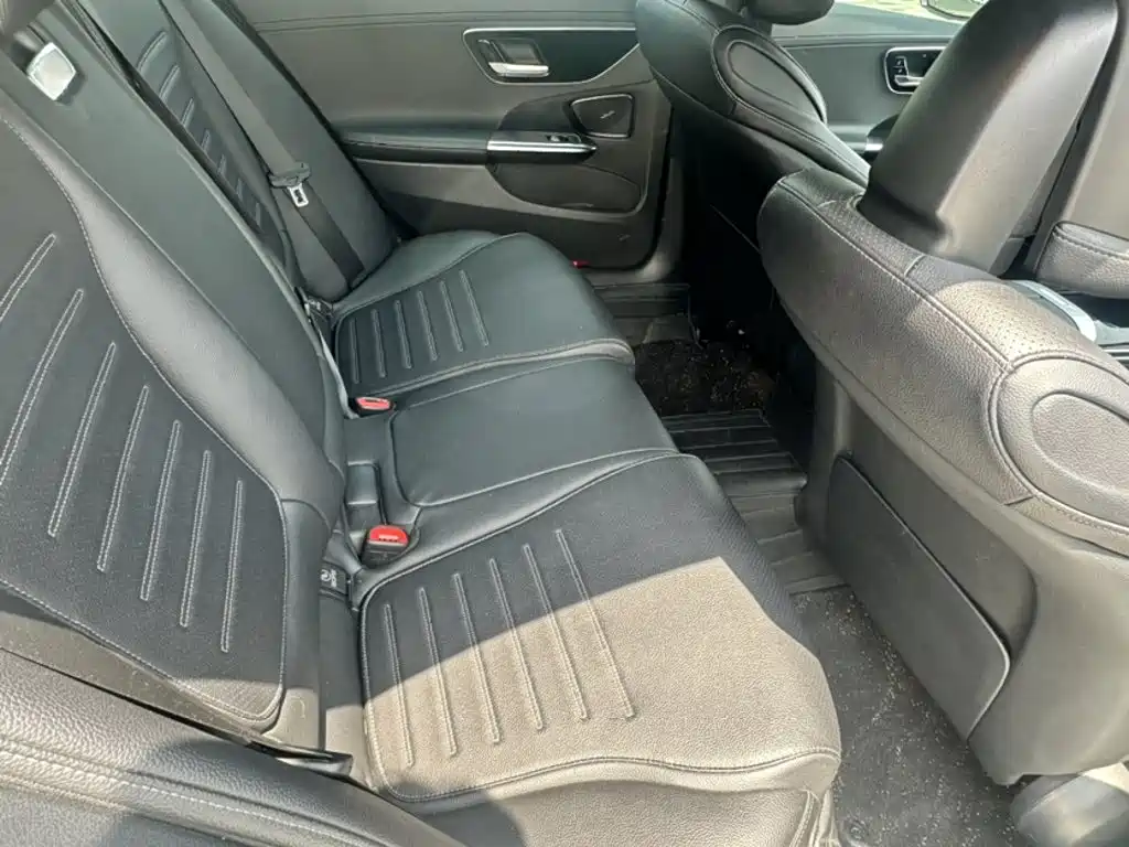 Mercedes-Benz C-Class 2022 — фото 10