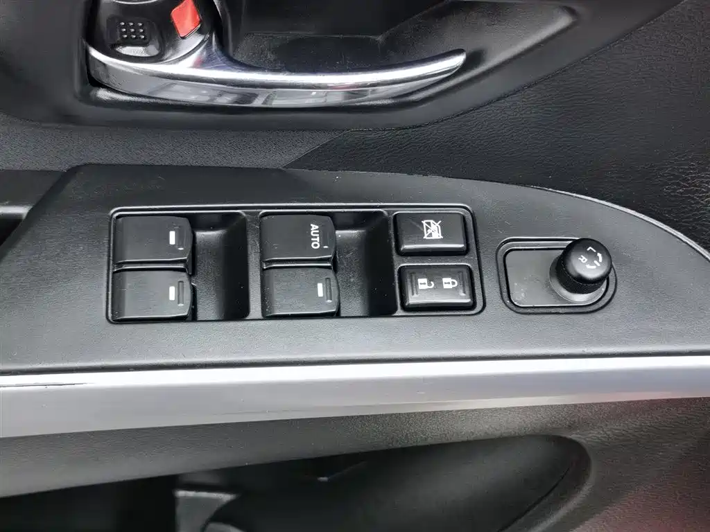 Suzuki S-Cross 2015 — фото 9