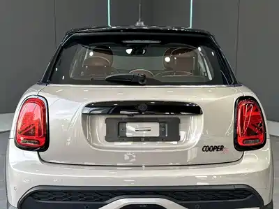 MINI MINI 2023