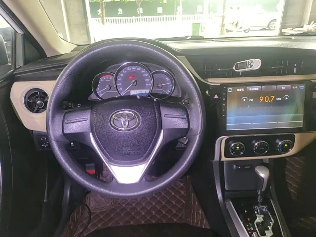 Toyota Corolla 2018 — фото 11