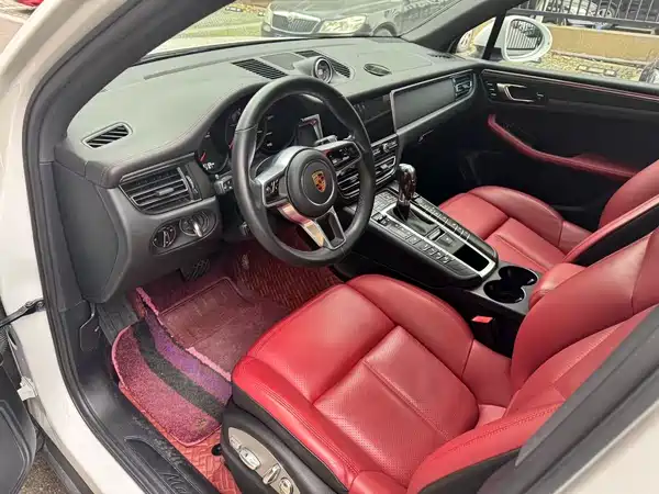 Porsche Macan 2021