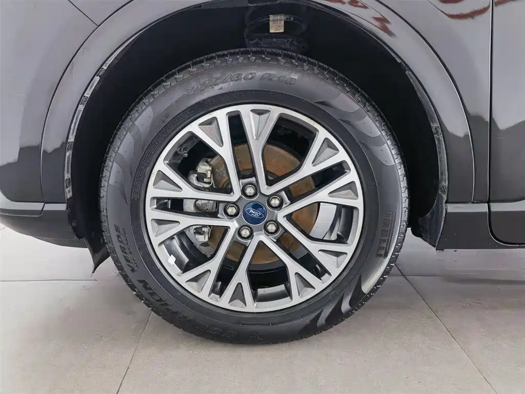Ford Escape 2020 — фото 17