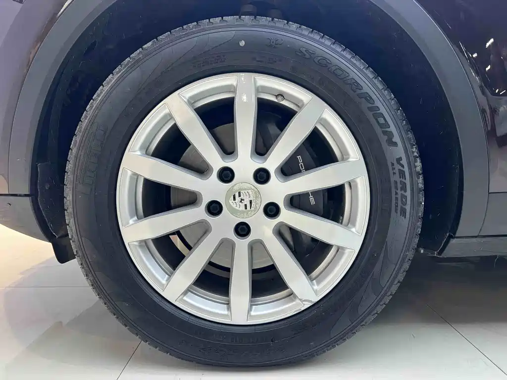 Porsche Cayenne 2018 — фото 16