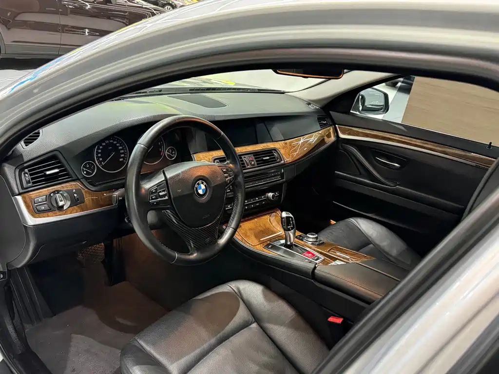 BMW 5 Series 2011