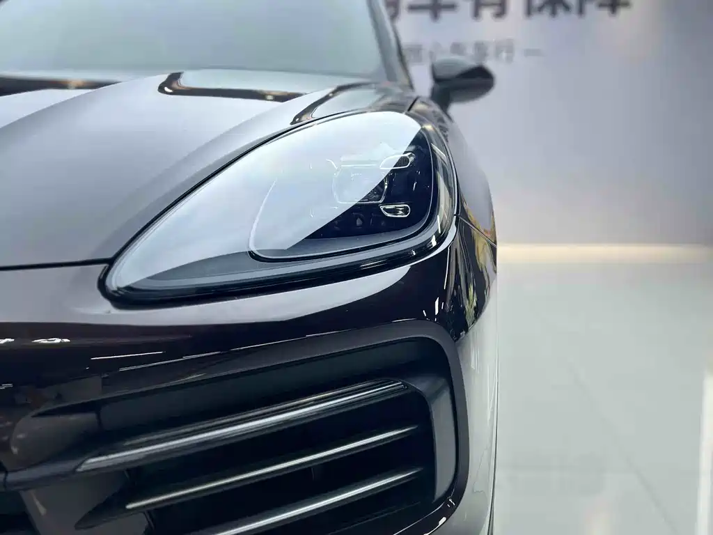 Porsche Cayenne 2018 — фото 15