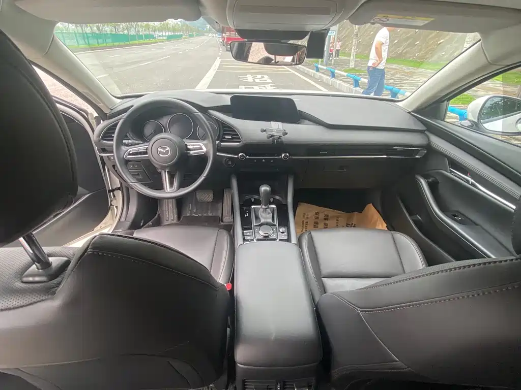 Mazda 3 Axela 2023