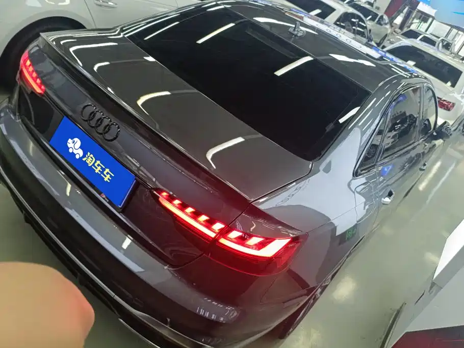 Audi A4L 2020