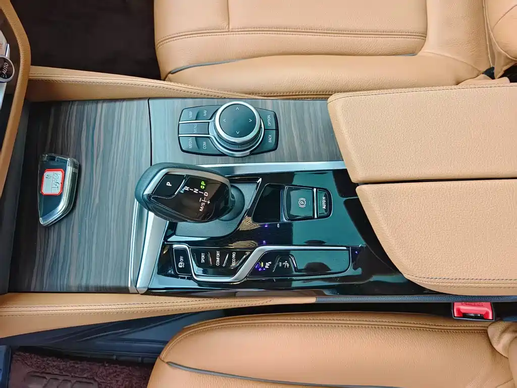 BMW 6 Series GT 2022 — фото 18