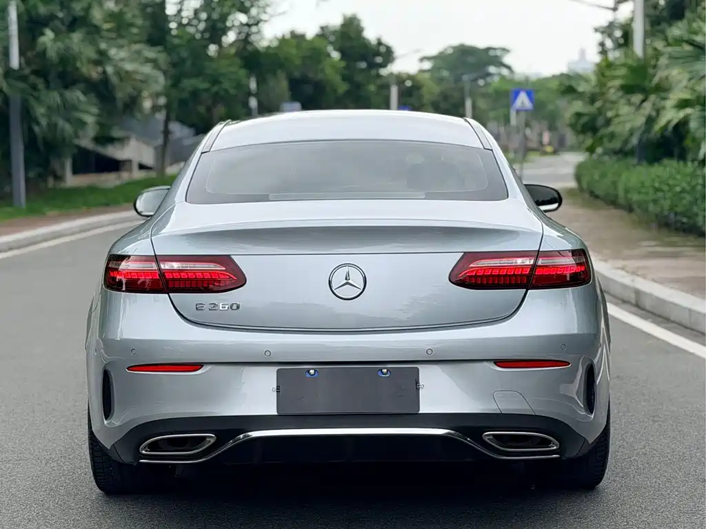 Mercedes-Benz E-Class 2022 — фото 17