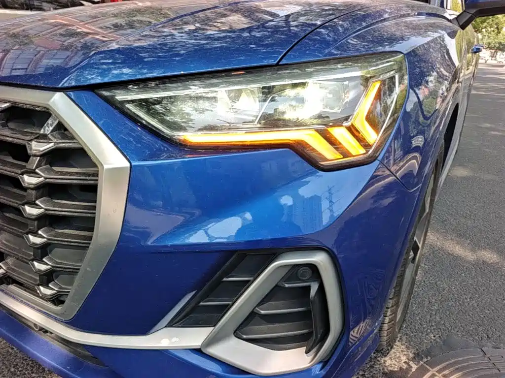 Audi Q3 2019 — фото 24