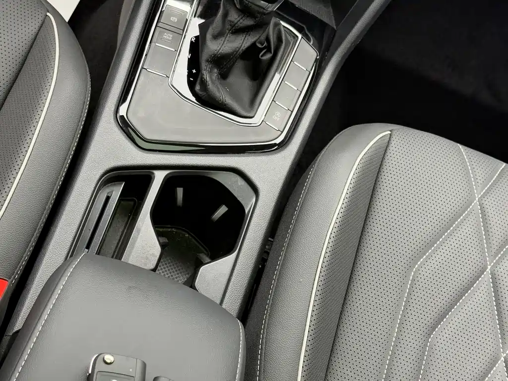 Volkswagen Tiguan L 2023 — фото 16