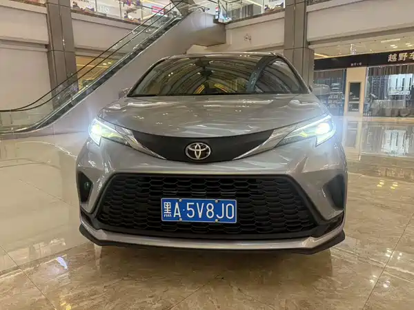 Toyota Granvia 2024