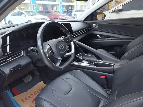 Hyundai Elantra 2021