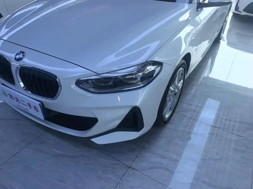 BMW 1 Series 2019 — фото 24