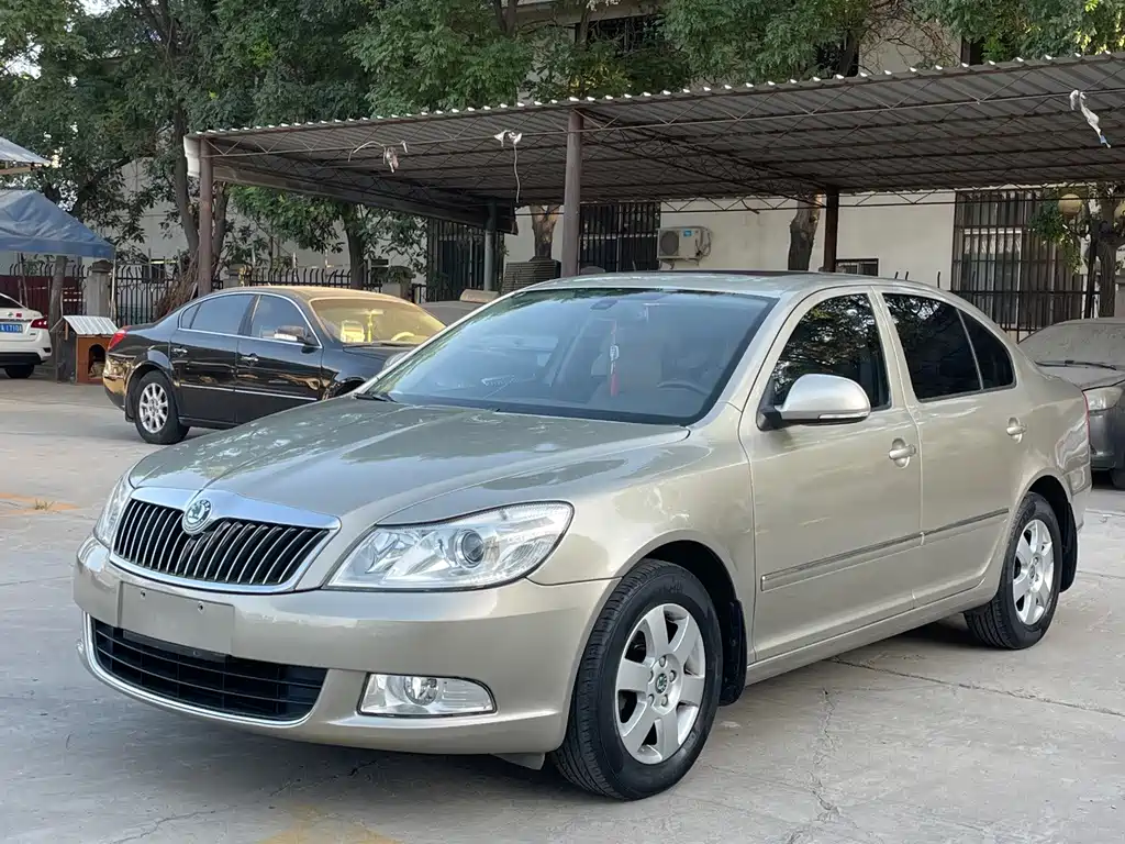 Skoda Octavia 2012 — фото 1