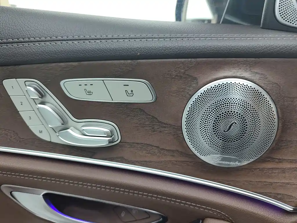 Mercedes-Benz E-Class 2020 — фото 12