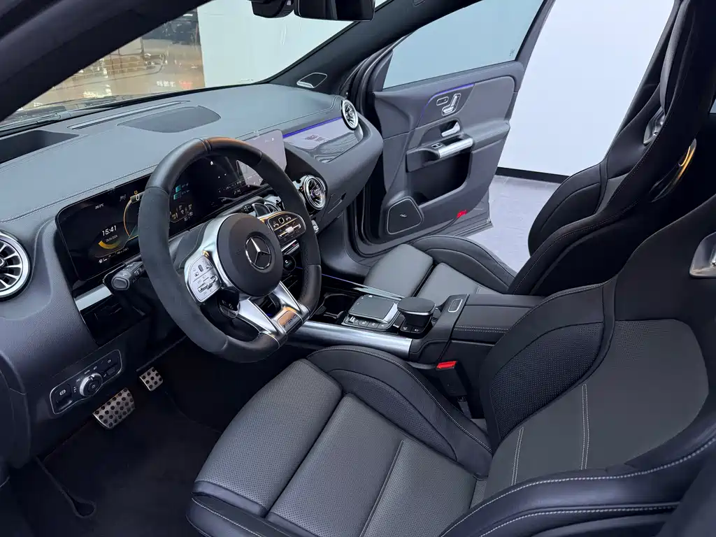 Mercedes-Benz GLA AMG 2023 — фото 10