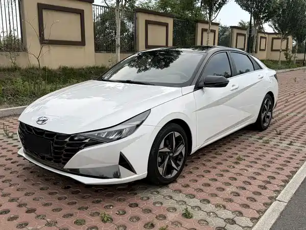 Hyundai Elantra 2022