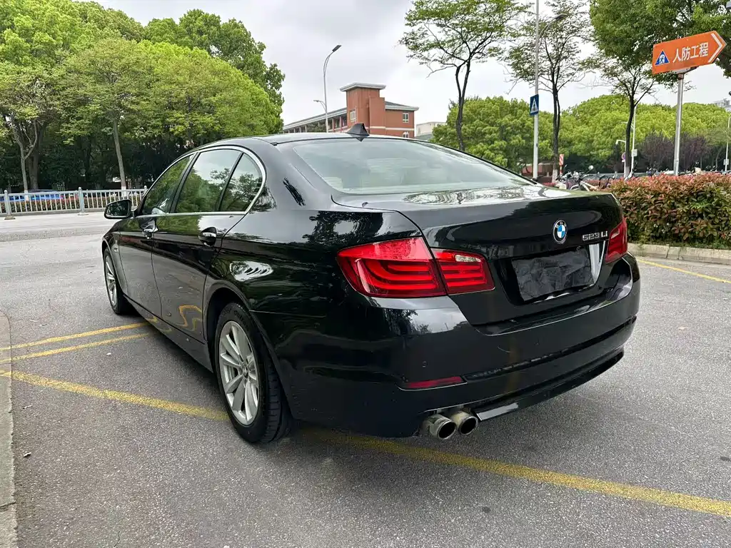 BMW 5 Series 2011
