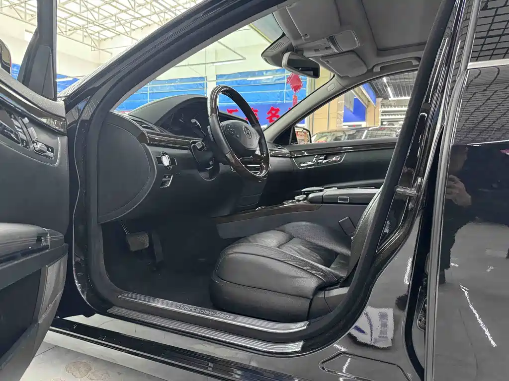 Mercedes-Benz S-Class 2012