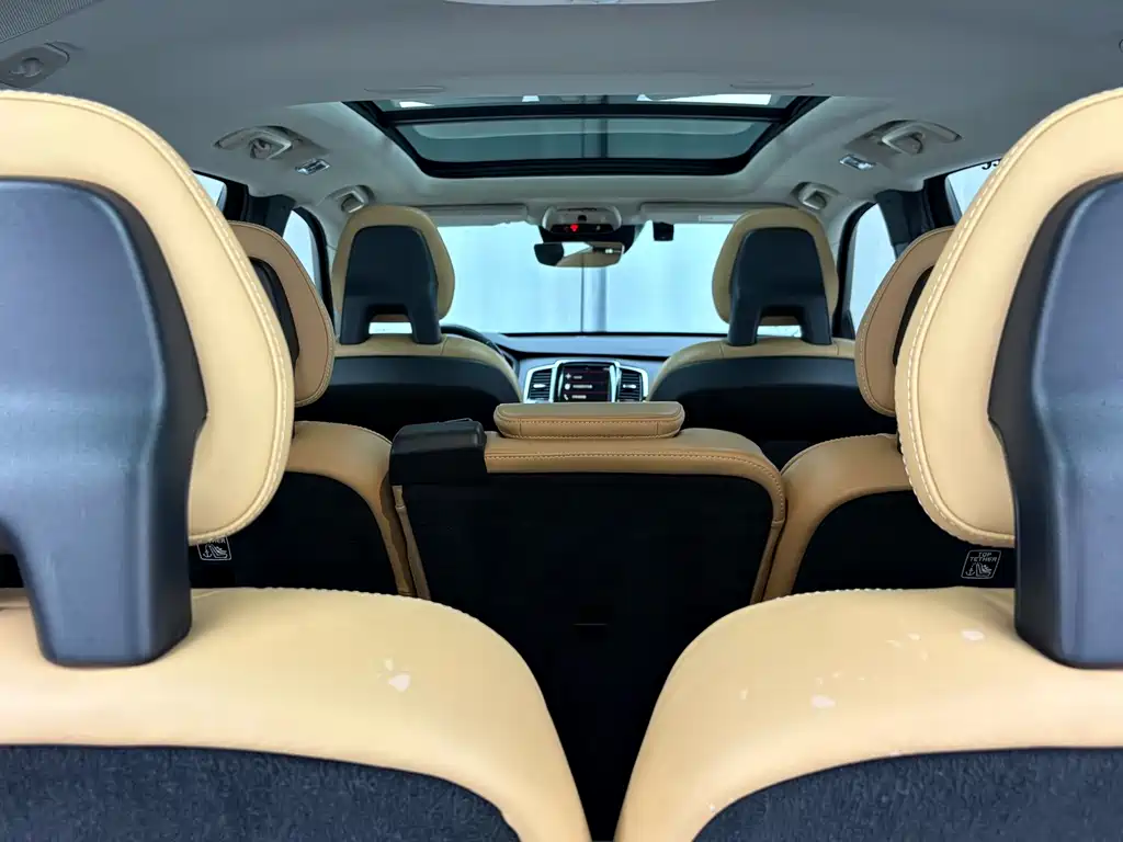 Volvo XC90 2016 — фото 15