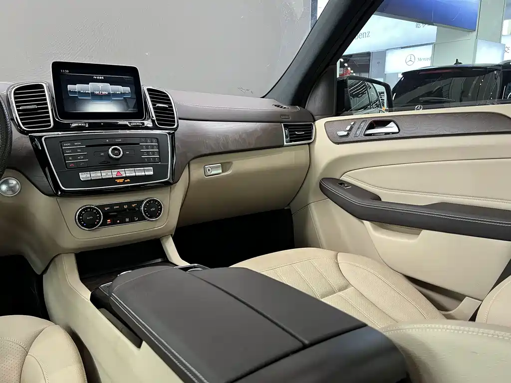 Mercedes-Benz GLE 2018 — фото 25