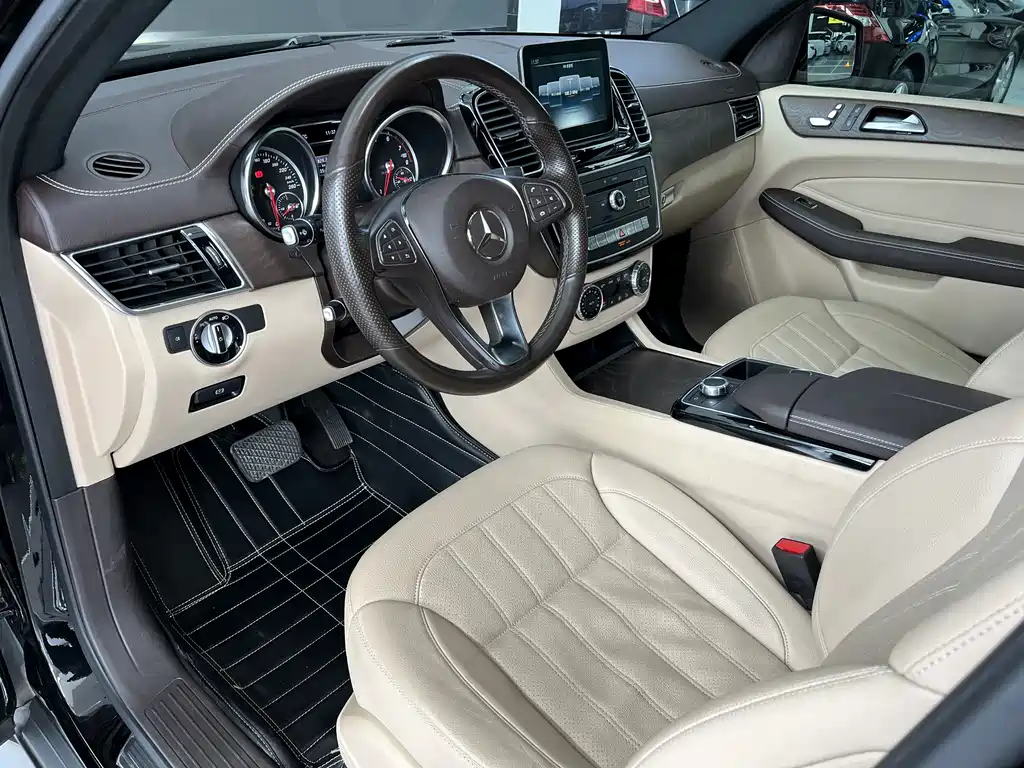 Mercedes-Benz GLE 2018 — фото 10