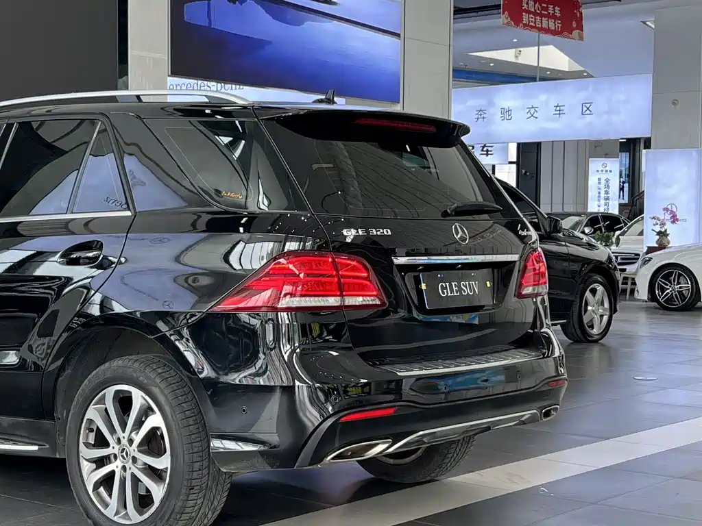 Mercedes-Benz GLE 2018 — фото 15