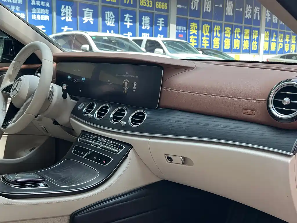 Mercedes-Benz E-Class 2022 — фото 14