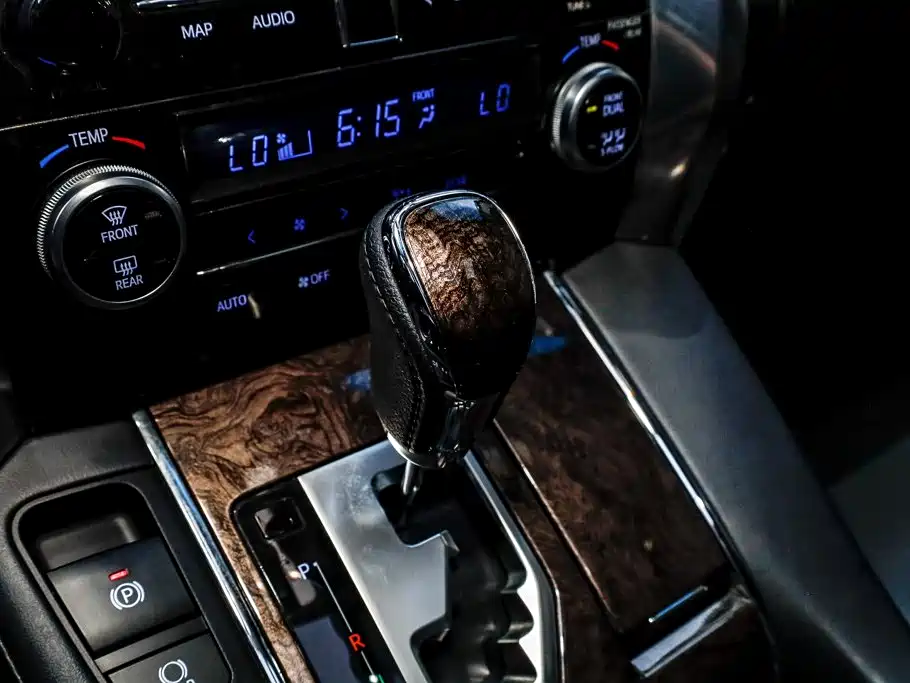 Toyota Vellfire 2021 — фото 18