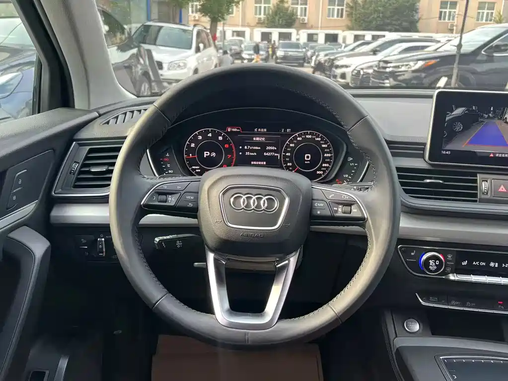 Audi Q5L 2019 — фото 18