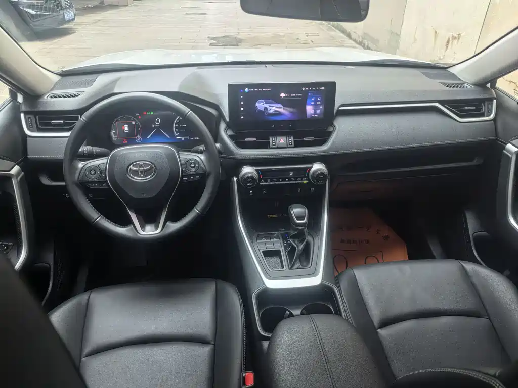 Toyota RAV4 2024