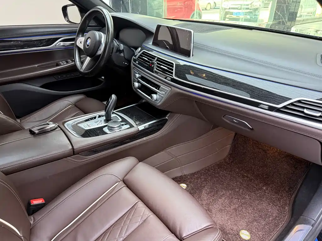 BMW 7 Series 2020 — фото 15