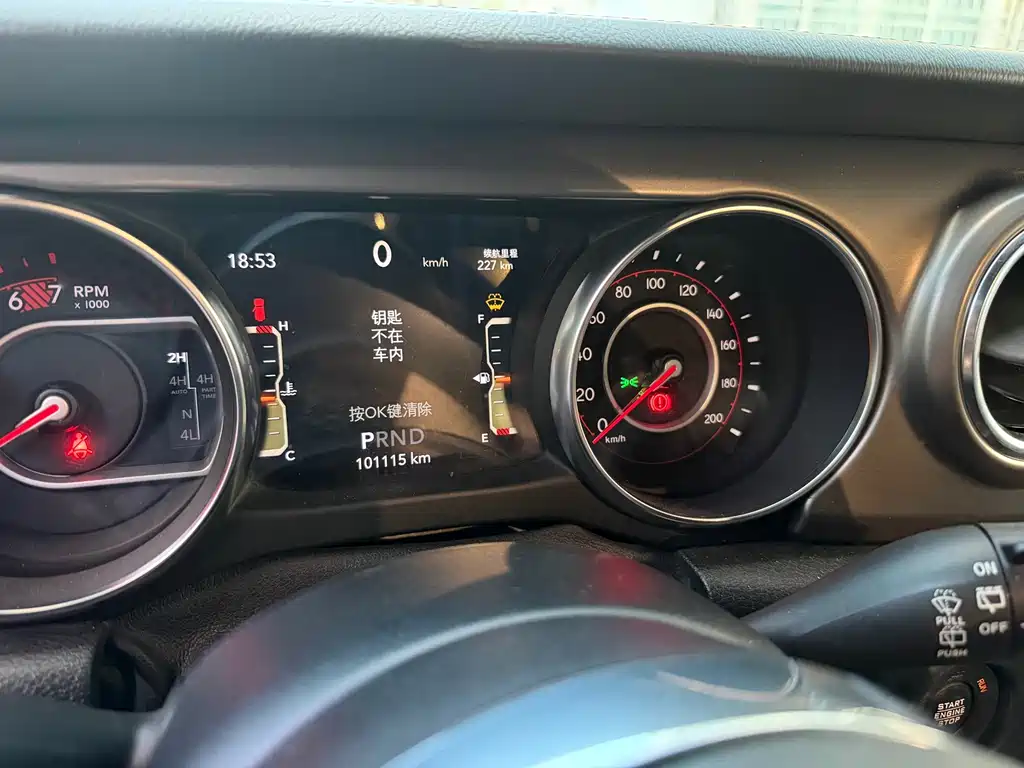 Jeep Wrangler 2020 — фото 12