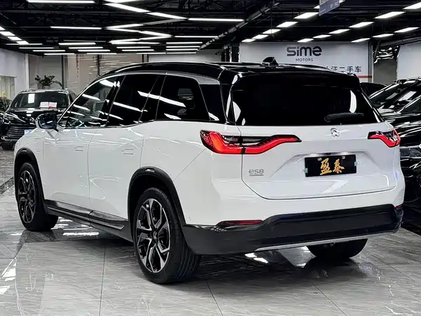 NIO ES8 2018