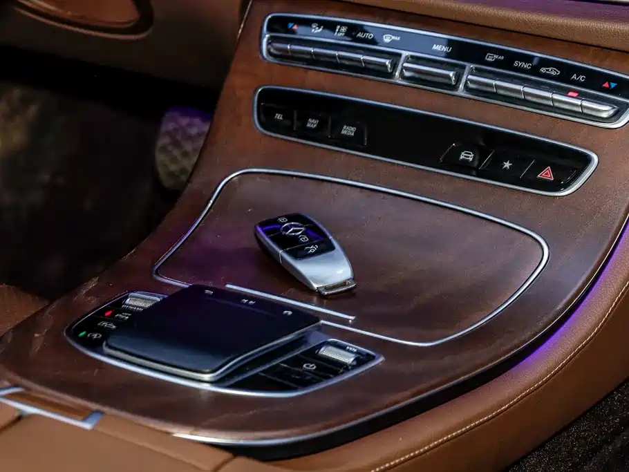 Mercedes-Benz E-Class 2022 — фото 26