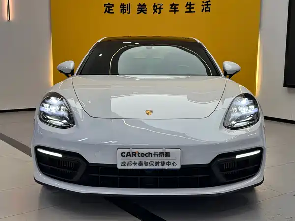 Porsche Panamera 2022
