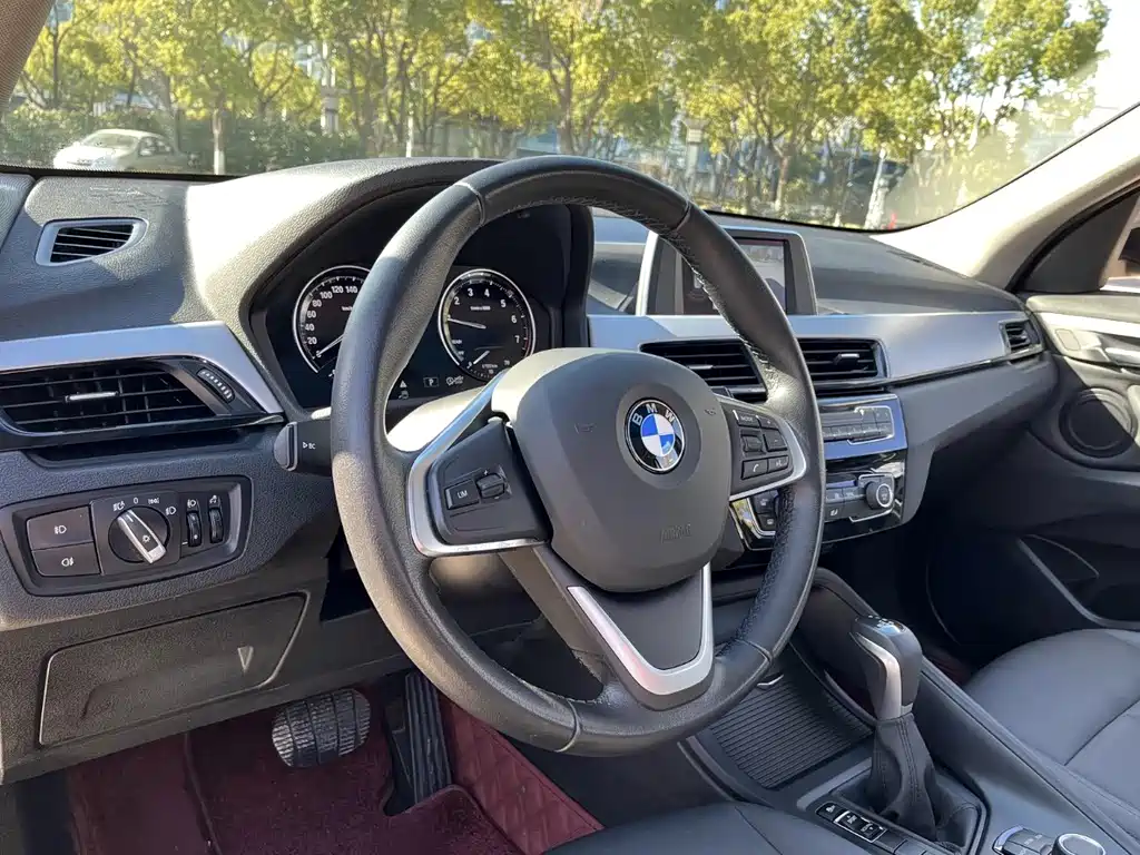 BMW X1 2019 — фото 12