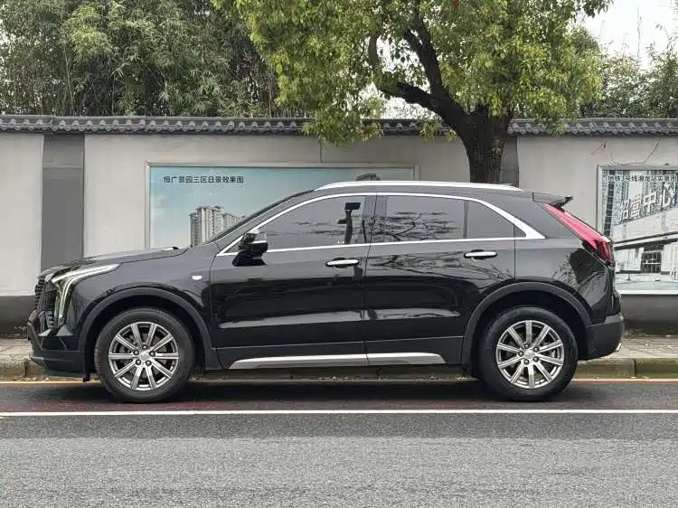 Cadillac XT4 2023 — фото 4