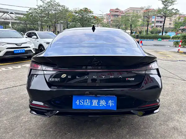 Hyundai Elantra 2021