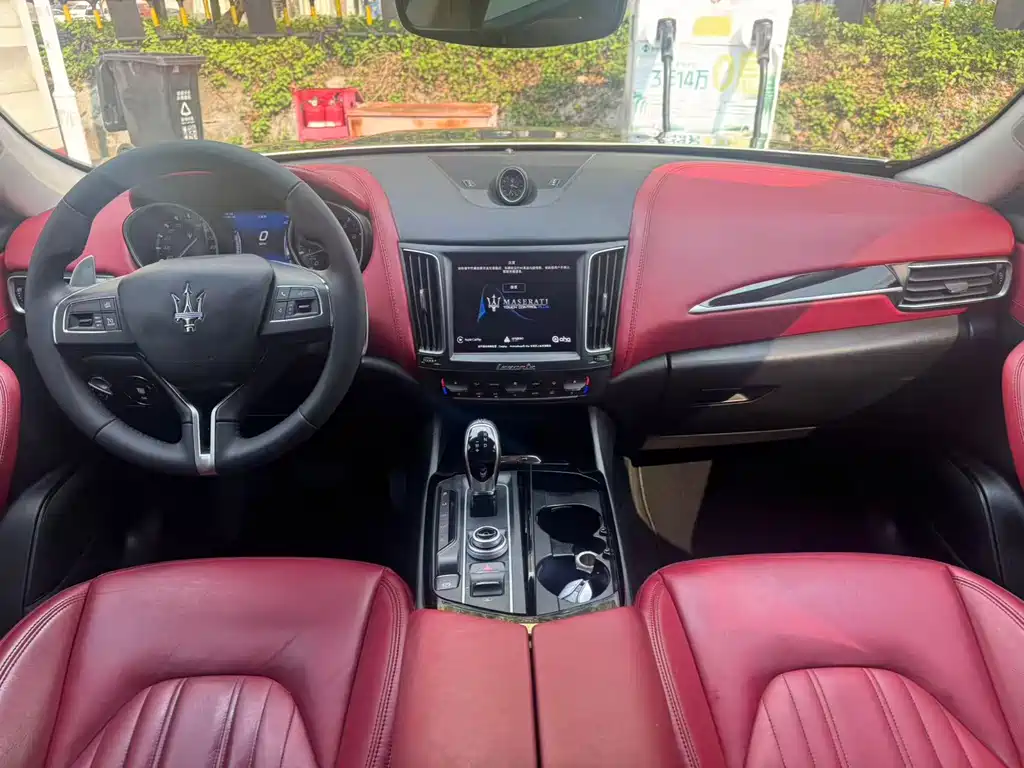 Maserati Levante 2018 — фото 6