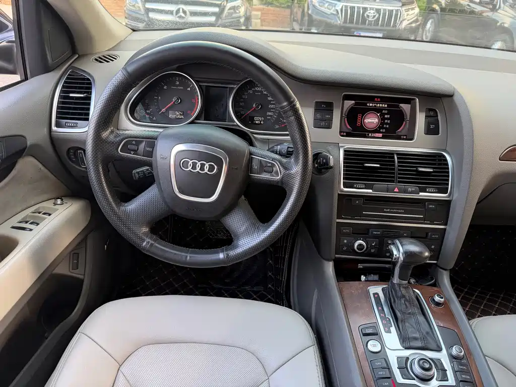 Audi Q7 2014 — фото 10