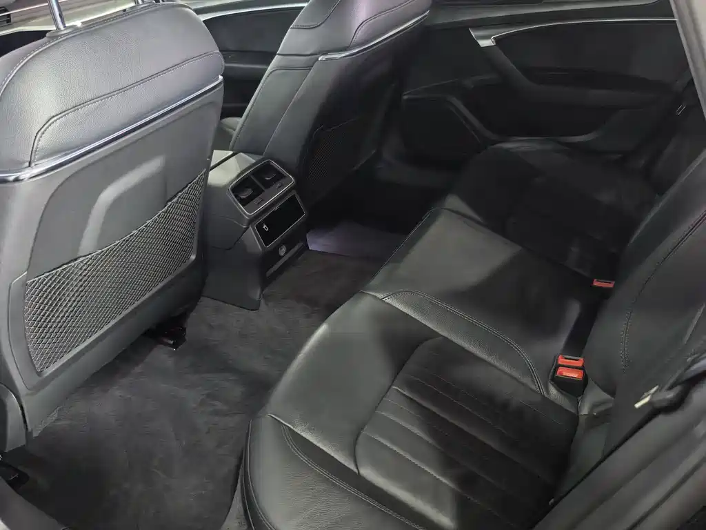 Audi A6L 2022